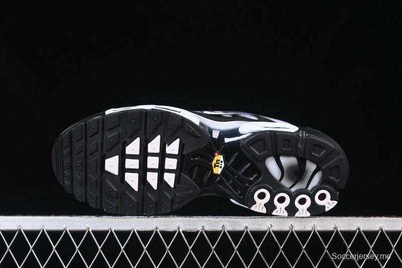 حذاء الجري اير ماكس بلس ريترو من نايك بتقنية الوسائد الهوائية - DM0032-003