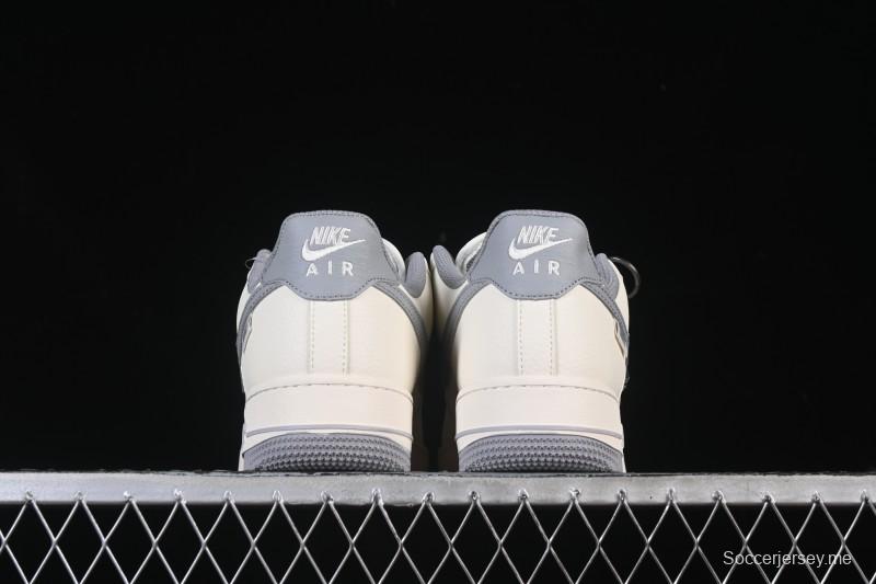 حذاء رياضي كلاسيكي كلاسيكي كلاسيكي كلاسيكي من نايك اير فورس 1'07 منخفض رمادي - SM6668-106