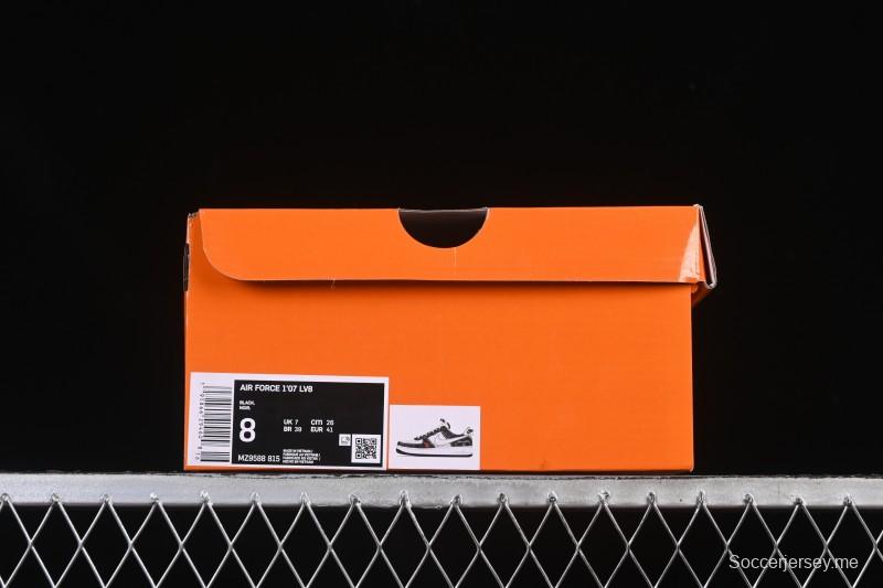 حذاء نايك اير فورس 1 '07 المنخفض من نايك اير فورس 1 '07 LV Collaboration باللون البيج البيج الأسود بخياطة سوداء - MZ9588-815