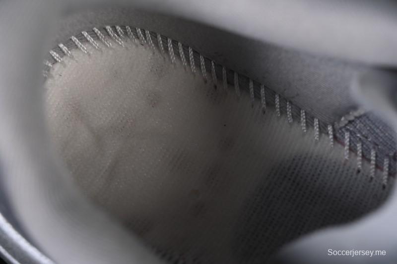 حذاء الجري أديزيرو ايفو اس ال اديزيرو ايفو اس ال خفيف الوزن ومبطن مسامي خفيف الوزن - KI3381