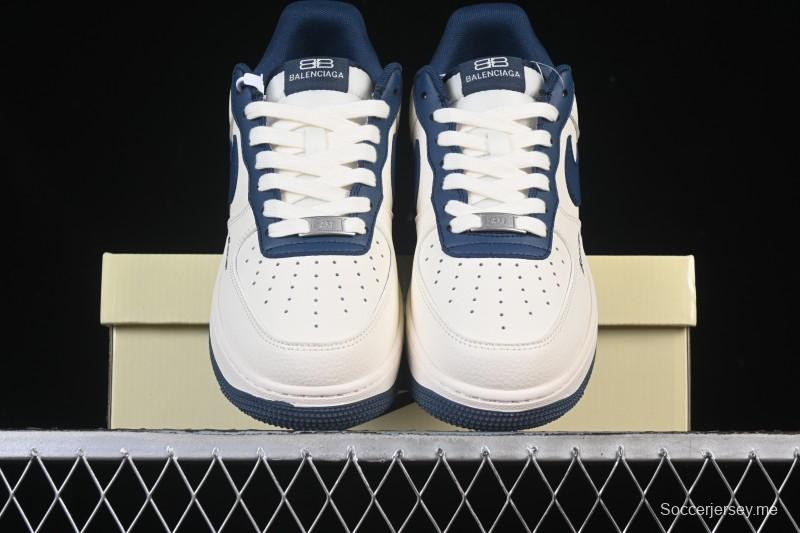 حذاء رياضي نايك اير فورس 1'07 منخفض كاجوال مع وسادة هوائية كاملة الطول - XD2588-604