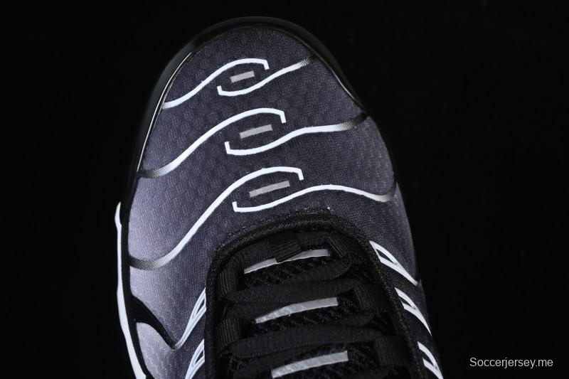 حذاء الجري اير ماكس بلس ريترو من نايك بتقنية الوسائد الهوائية - DM0032-003