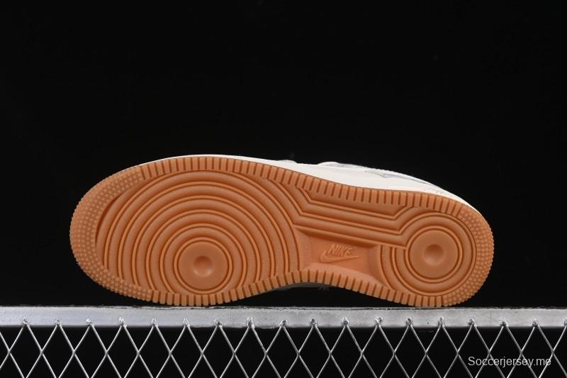 حذاء نايك اير فورس 1 '07 المنخفض من نايك اير فورس 1 '07 بالتعاون مع غوتشي حذاء رياضي كاجوال منخفض الرمادي الدخاني - DK0188-084