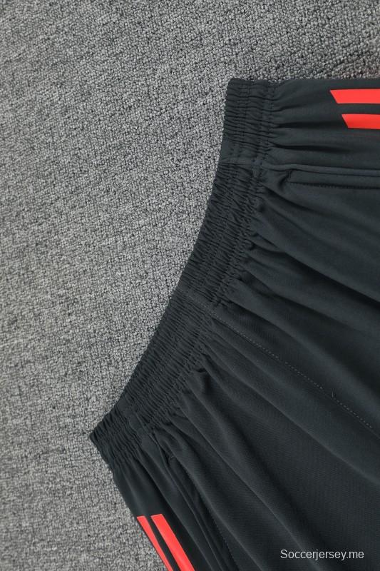 25/26 بايرن ميونيخ بايرن ميونيخ قميص بأكمام قصيرة أسود + شورت قصير الأكمام