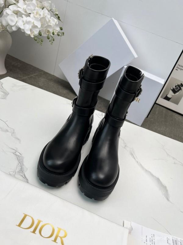 ديور 2025/س 2025/س حذاء ريترو على الطراز البريطاني القديم بروغ على طراز الفارس الجديد - LY00390