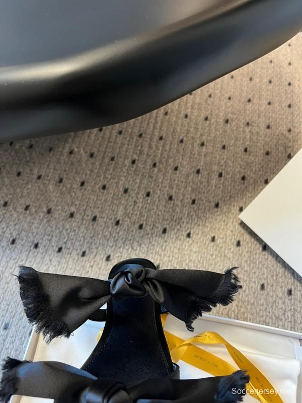 حذاء بعقدة منسوجة يدويًا من ذا رو 25ss - KFY00280