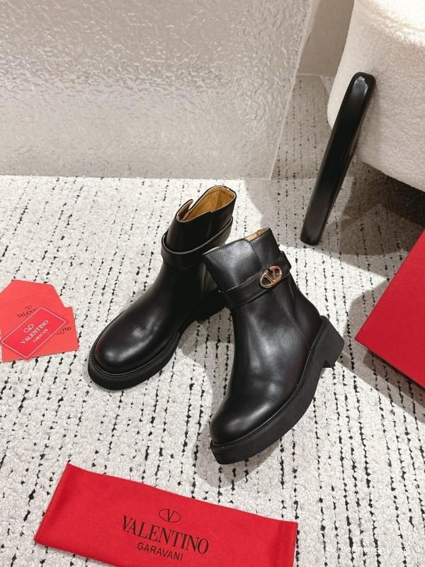 فالنتينو 2025 مجموعة فالنتينو 2025 مجموعة SS أحذية قصيرة معدنية العنصر المعدني - LY00330