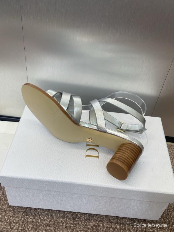 حذاء ديور D-Club D-Club جيلي ملون مجوف بحزام متقاطع ذو كعب متوسط للنساء - KFY00290