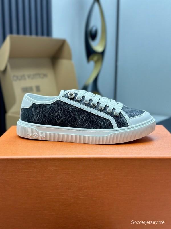 حذاء رياضي أبيض كاجوال بطبعة حيوانات من سلسلة تايم أوت من لويس فويتون - AS00260