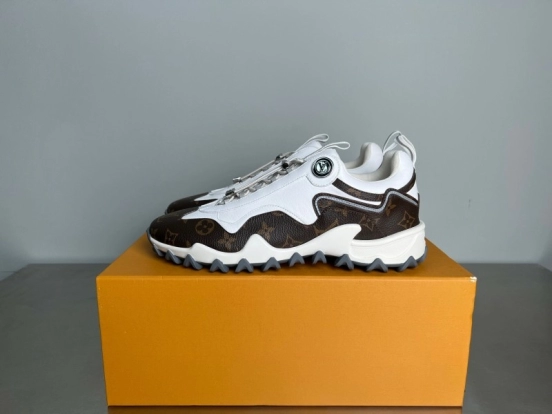 حذاء كاجوال LV Circle LV من لويس فويتون ذو الكعب المنخفض مع إكسسوارات معدنية مضادة للانزلاق - YC