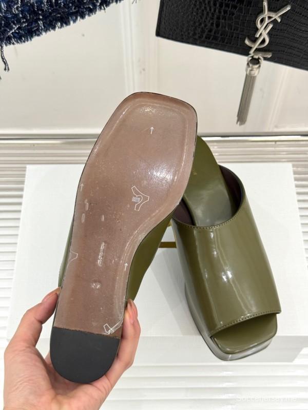 زلاجات ذا رو لموسم خريف/شتاء 2025 ذات المنصة - KFY00280