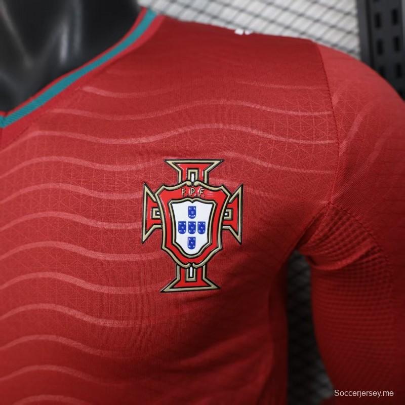 نسخة اللاعب 2026 قميص منتخب البرتغال بأكمام طويلة باللون الأحمر بنقشة موجات أفقية