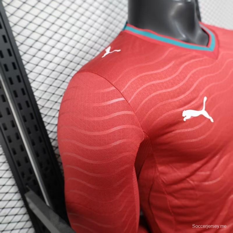 نسخة اللاعب 2026 قميص منتخب البرتغال بأكمام طويلة باللون الأحمر بنقشة موجات أفقية
