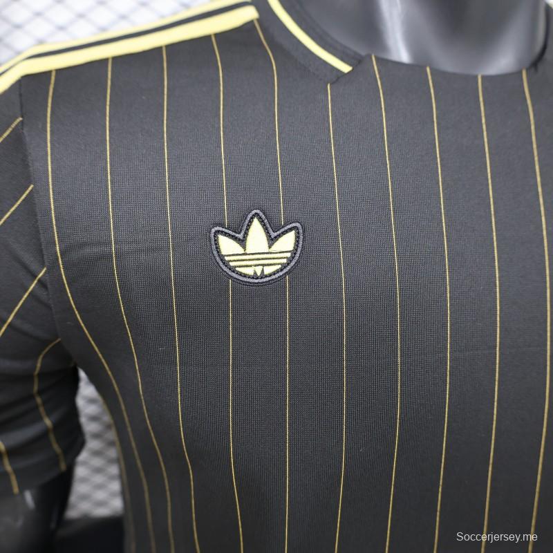 2026 نسخة اللاعب المكسيكي الأسود مع خطوط ذهبية قميص