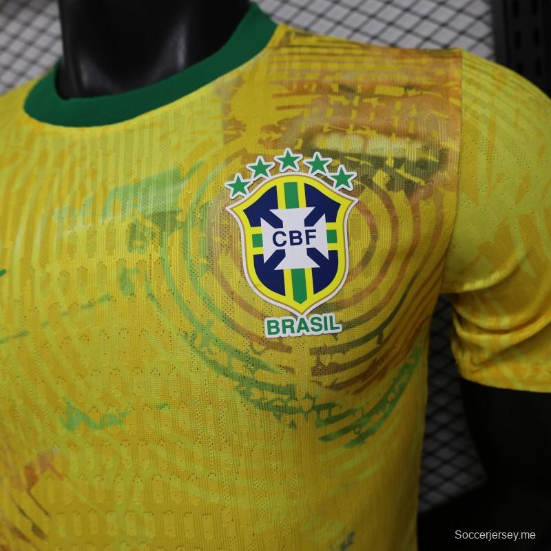 قميص اللاعب الإصدار 2026 باللون الأصفر البرازيلي مع لمسات خضراء، إصدار خاص للمباريات على أرض الفريق