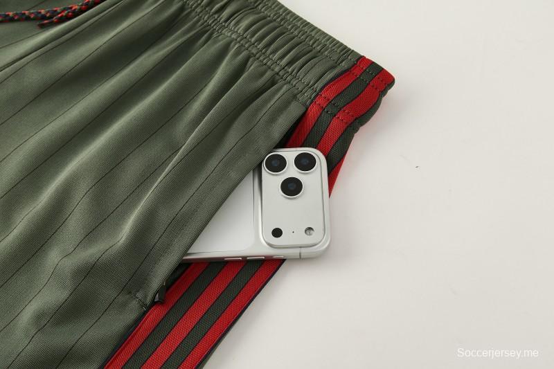 26/27 بايرن ميونيخ  فورست غرين  مخطط  أكمام قصيرة + شورت كرة قدم