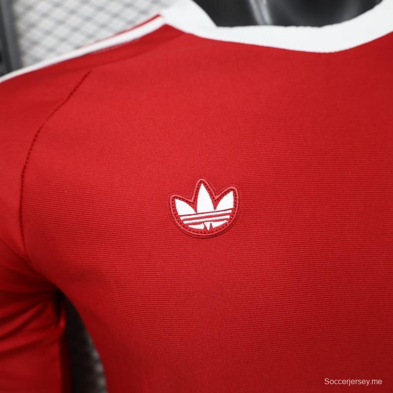 قميص لاعب مانشستر يونايتد الأحمر طويل الأكمام من طراز Adidas Originals Retro، الإصدار الخاص، نسخة 2026