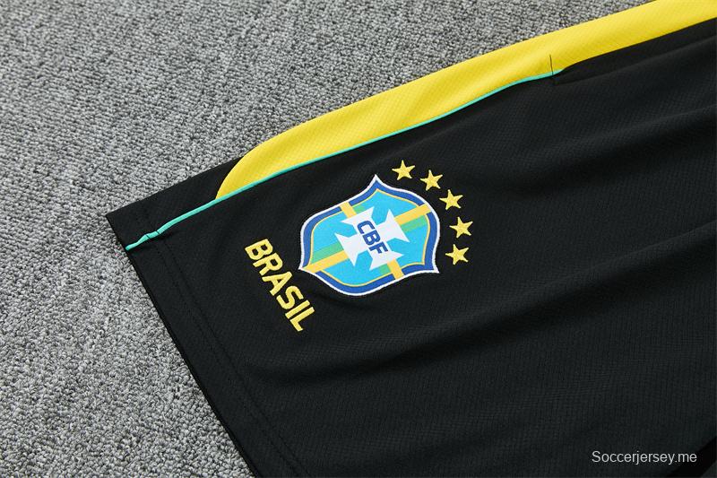 26/27 قميص برازيلي باللونين الأسود والأصفر بأكمام قصيرة + شورت كرة قدم