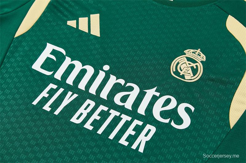 26/27 ريال مدريد أخضر وكريمي  قميص بأكمام قصيرة + شورت كرة قدم