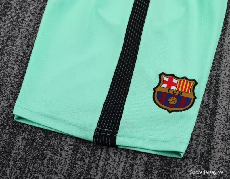 قميص برشلونة الثالث للخارج لموسم 2016/2017 بتصميم كلاسيكي