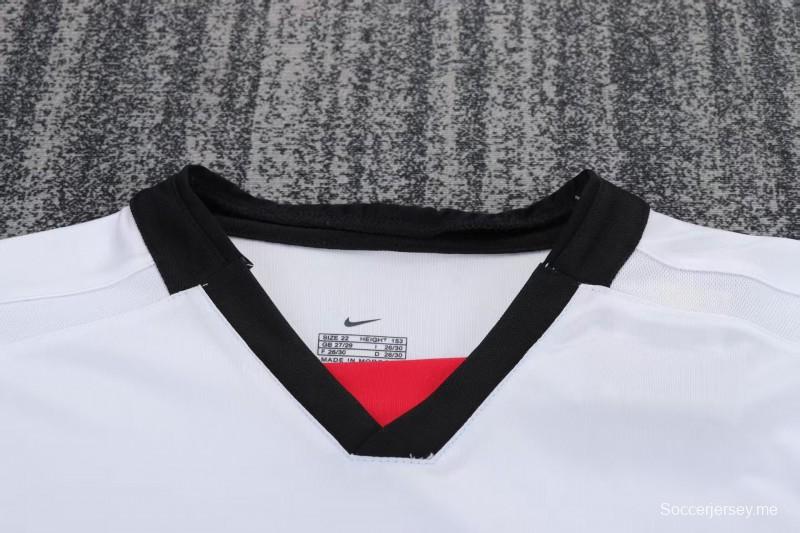 قميص مانشستر يونايتد للعب خارج أرضه لموسم 2002/2003