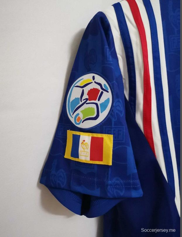 قميص منتخب فرنسا 1996 ريترو 1996 مع رقعة على قميص منتخب فرنسا مع رقعة على قميص منتخب فرنسا
