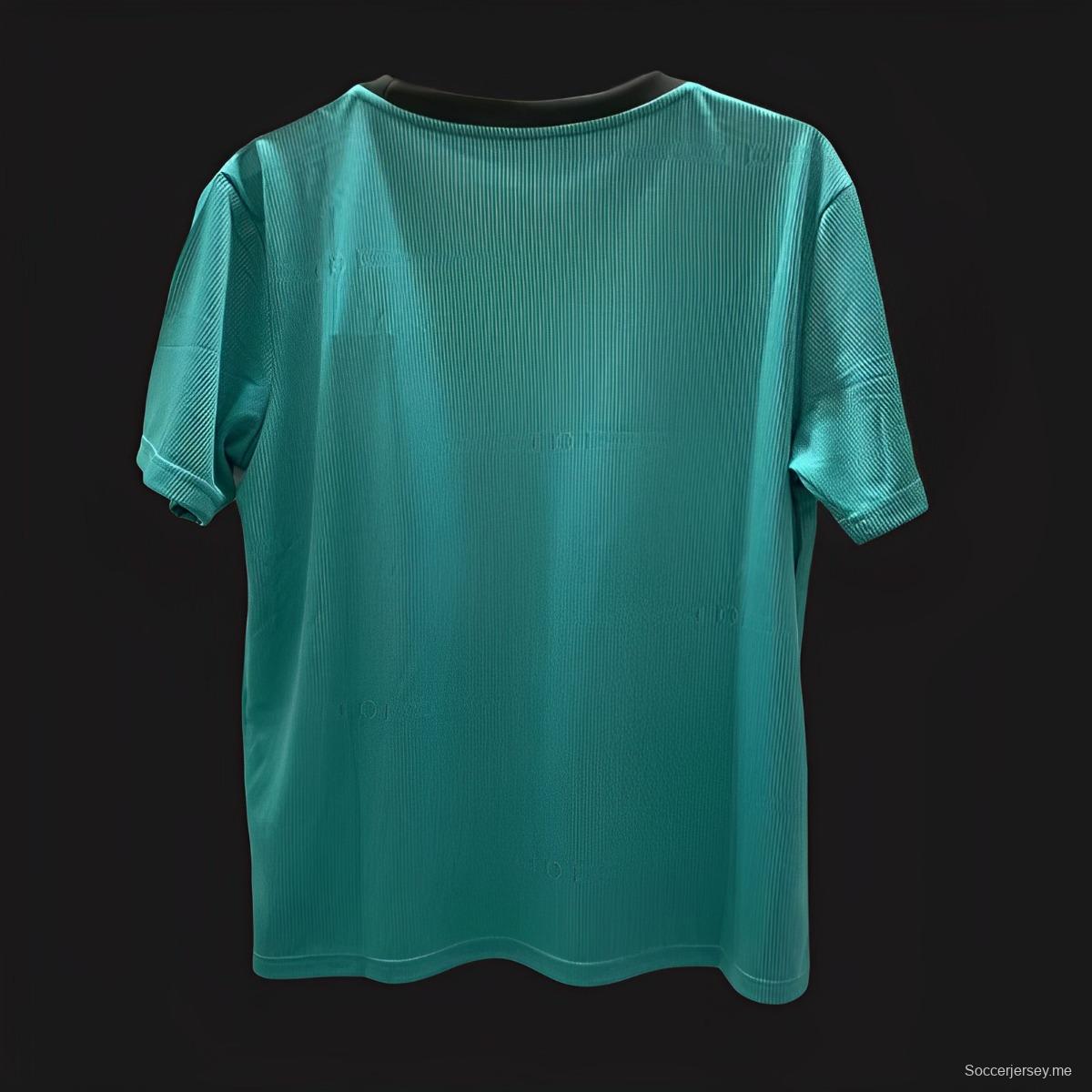 قميص ريترو 21/22 ريترو 21/22 ريال مدريد الثالث الأخضر
