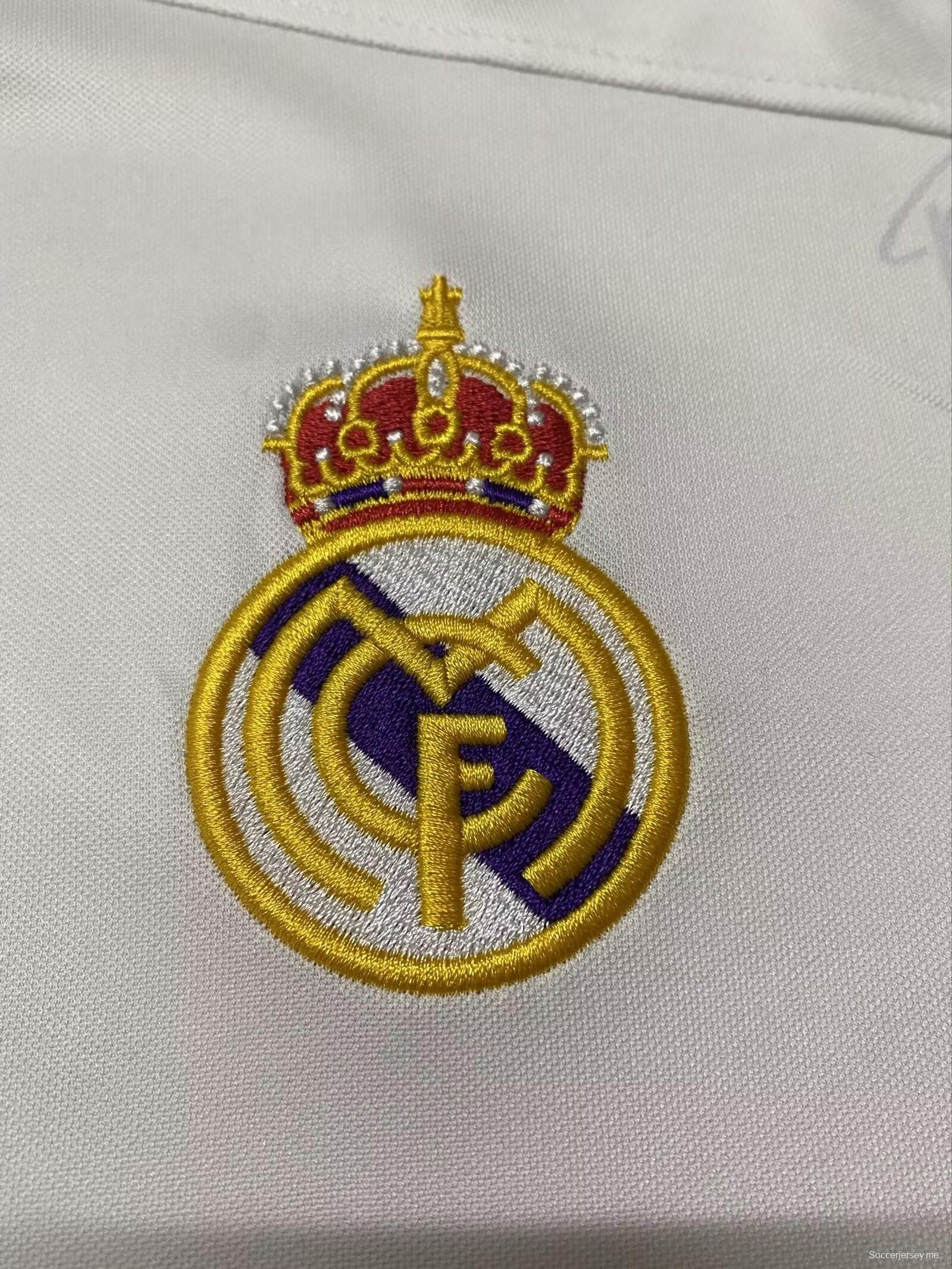 قميص ريترو 95/96 ريال مدريد بأكمام طويلة الأكمام ريترو 95/96
