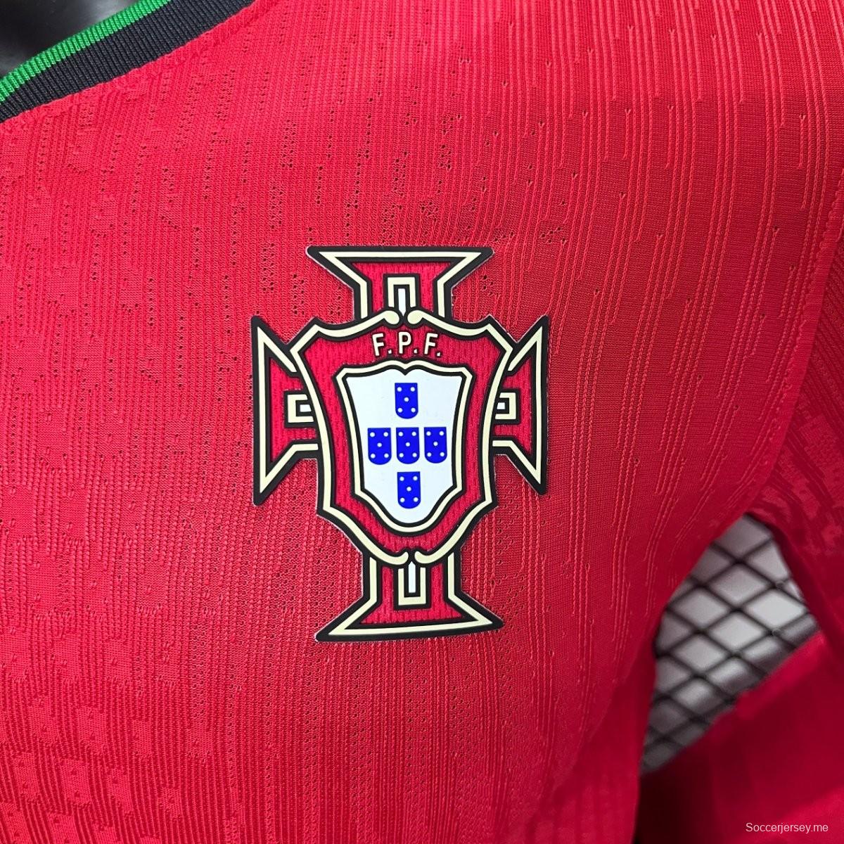 نسخة اللاعب 2024 قميص بأكمام طويلة الأكمام للبرتغال على أرضه
