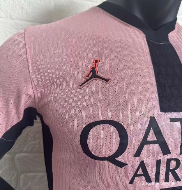 إصدار اللاعب 24/25 قميص باريس سان جيرمان الثالث باللون الوردي
