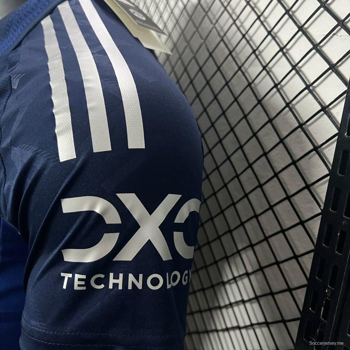 إصدار اللاعب 24/25 قميص مانشستر يونايتد خارجي باللون الكحلي 24/25
