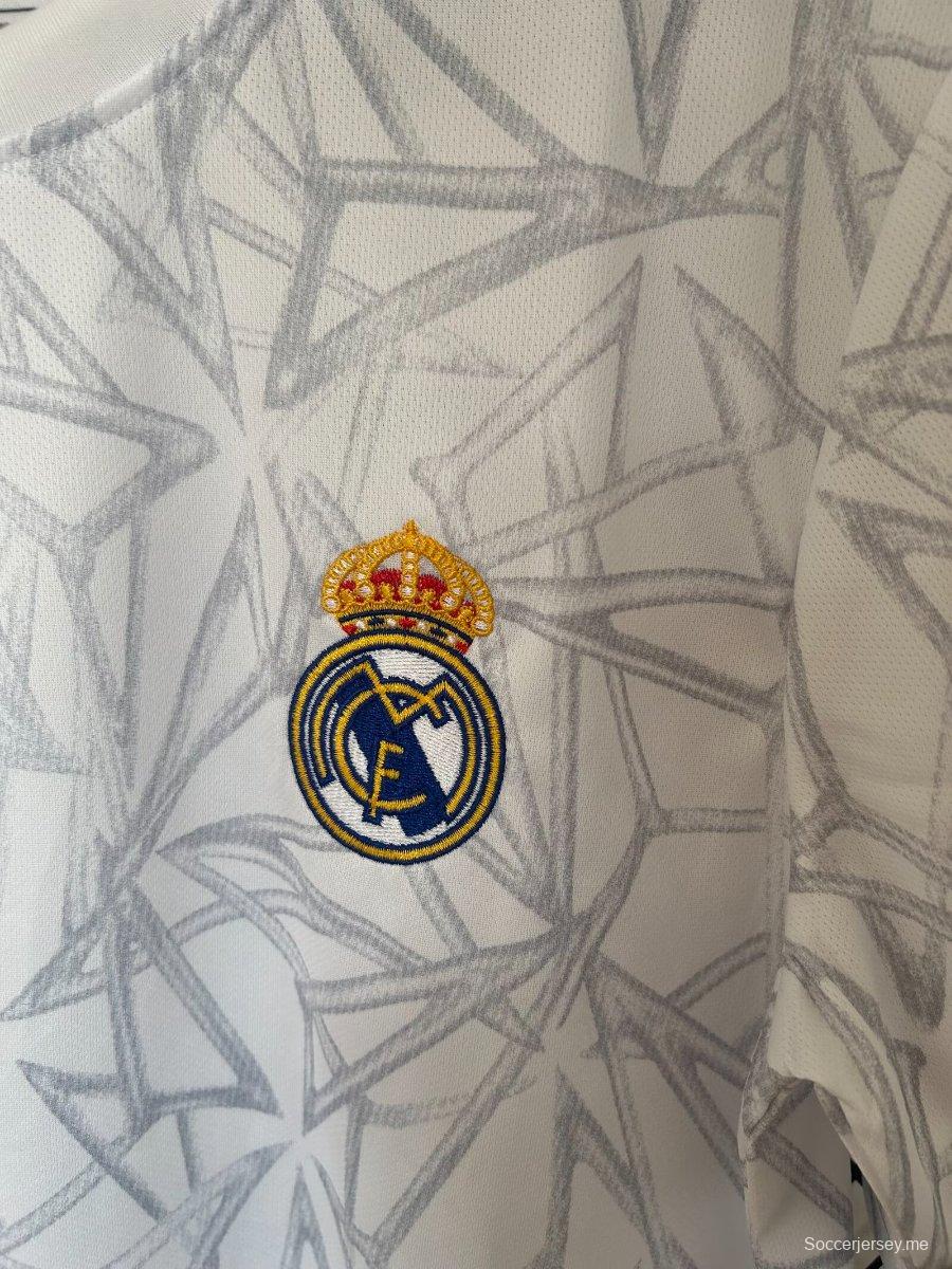 24/25 قميص ريال مدريد الأبيض قبل المباراة 24/25 قميص ريال مدريد الأبيض قبل المباراة
