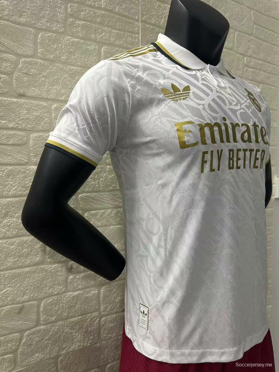 نسخة اللاعب 24/25 قميص ريال مدريد الأبيض الخاص قبل المباراة
