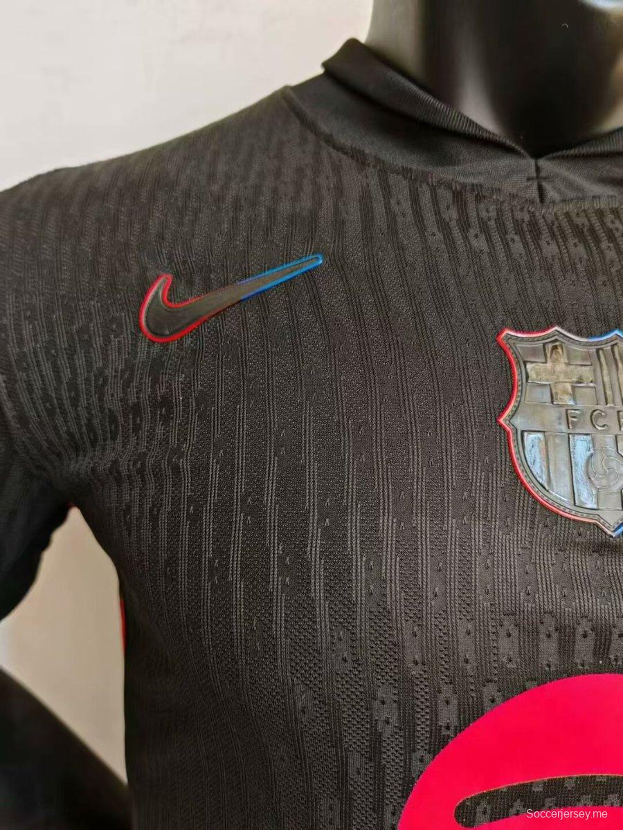 إصدار اللاعب 24/25 قميص برشلونة ذهاباً وإياباً أسود بمناسبة الذكرى 125 لتأسيس برشلونة
