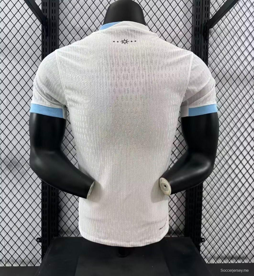 نسخة اللاعب 2024 قميص أوروجواي 2024 خارج الديار أبيض اللون
