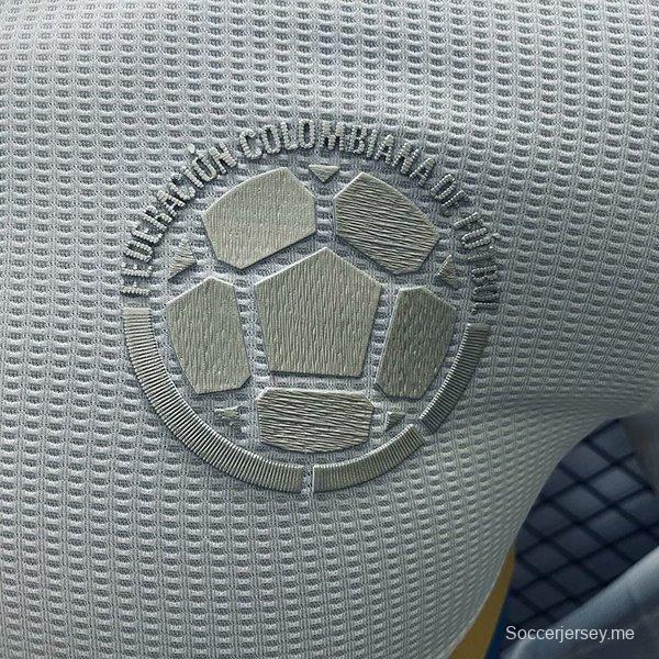 نسخة اللاعب 2024 قميص بأكمام طويلة الأكمام أبيض اللون أبيض بمناسبة الذكرى 120 لتأسيس كولومبيا