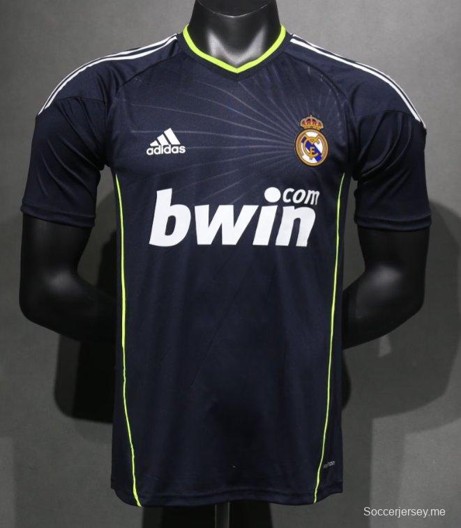 قميص ريترو 09/10 ريال مدريد 09/10 ريال مدريد خارج الديار إصدار اللاعب