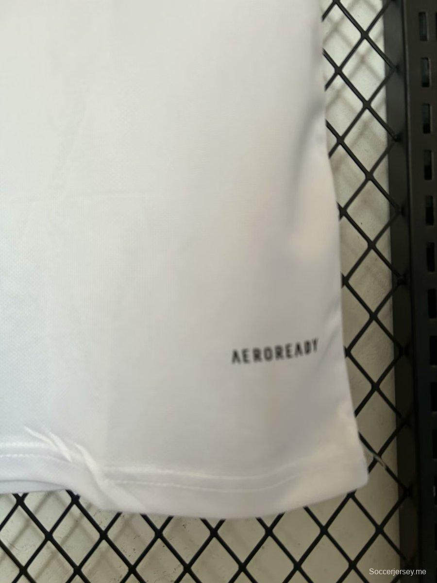 25/26 مانشستر يونايتد قميص خاص بنقشة الوردة البيضاء بنقشة الوردة البيضاء