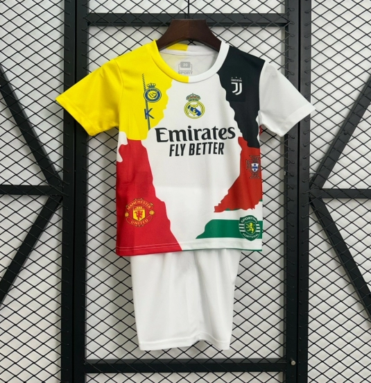 إصدار تذكاري لكريستيانو رونالدو للأطفال مقاس 16-28