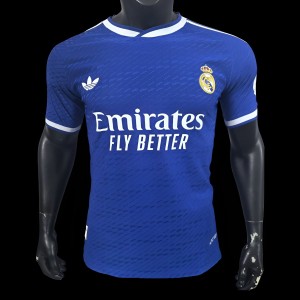 إصدار اللاعب 25/26 القميص الأزرق الثالث لريال مدريد 25/26