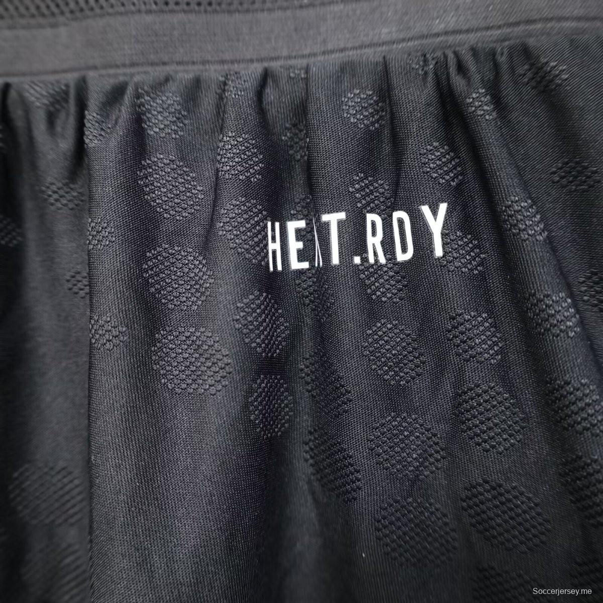 نسخة اللاعب 25/26 شورت ليفربول خارج أرضه