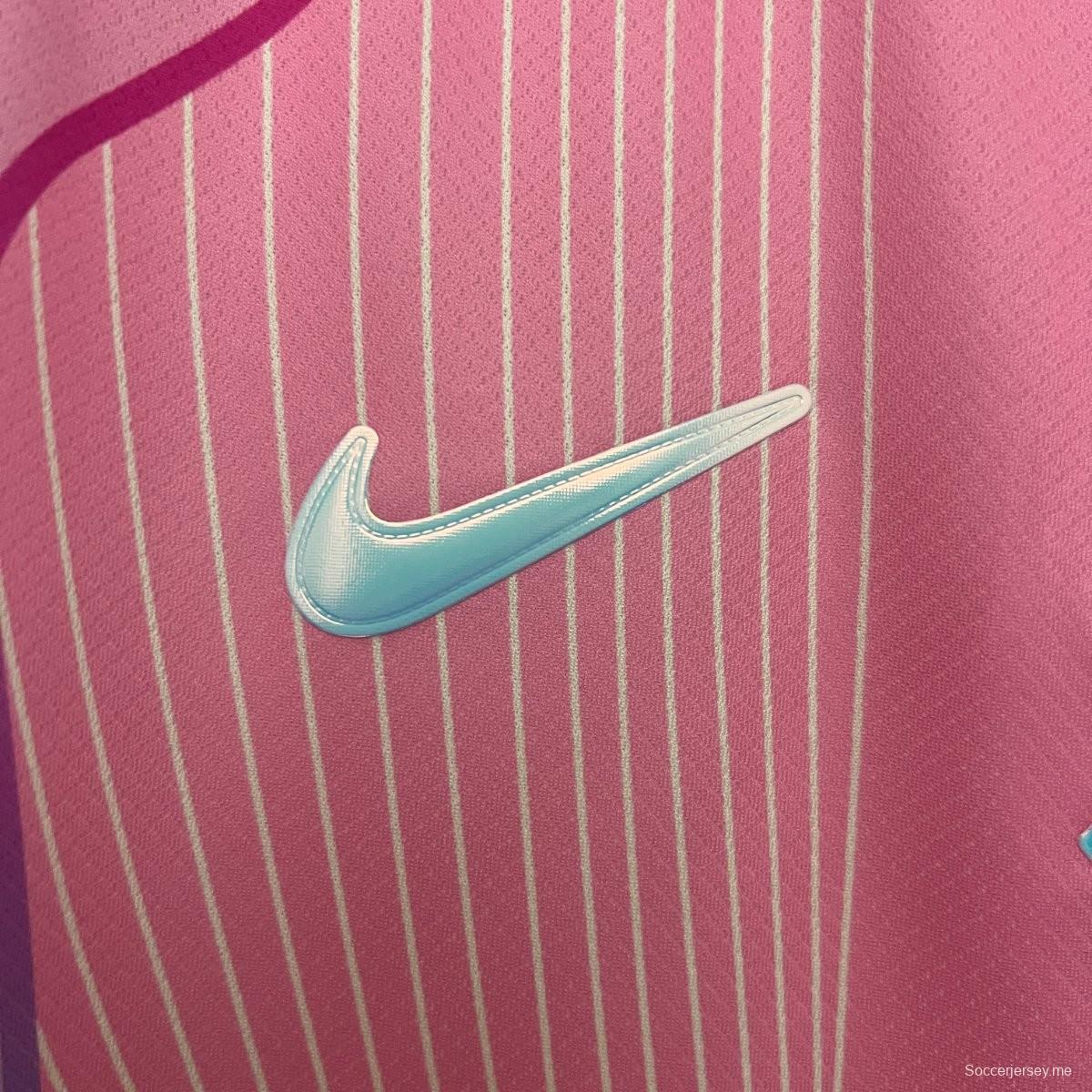 25/26 قميص برشلونة الوردي الخاص 25/26