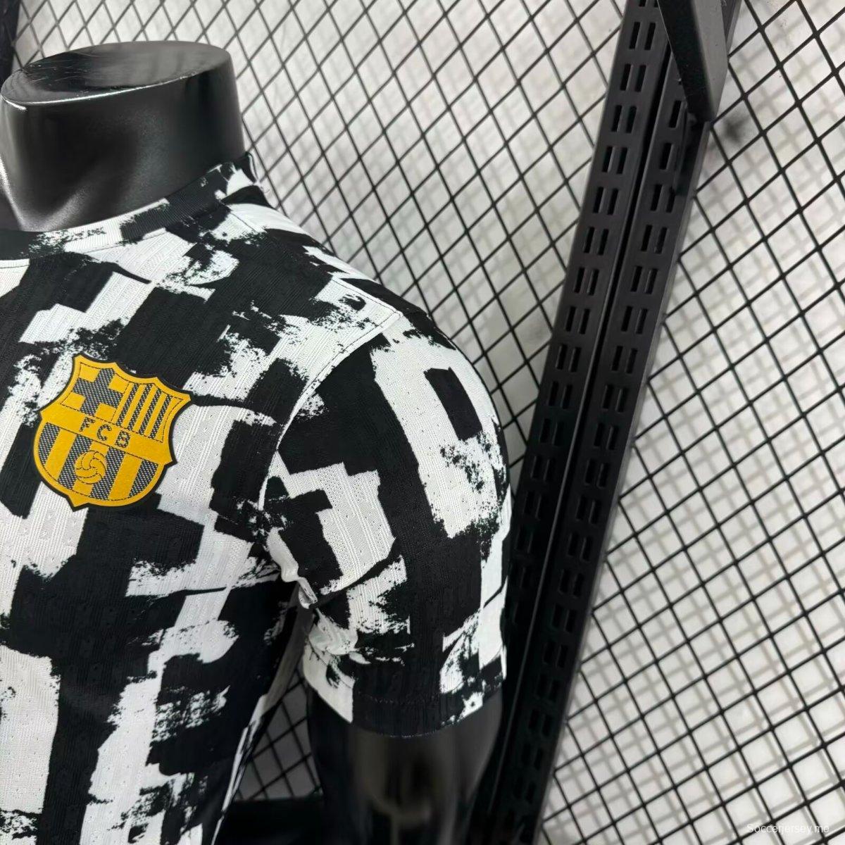 إصدار اللاعب 25/26 قميص برشلونة أبيض بنقشة رسومات تجريدية بيضاء مع قميص برشلونة