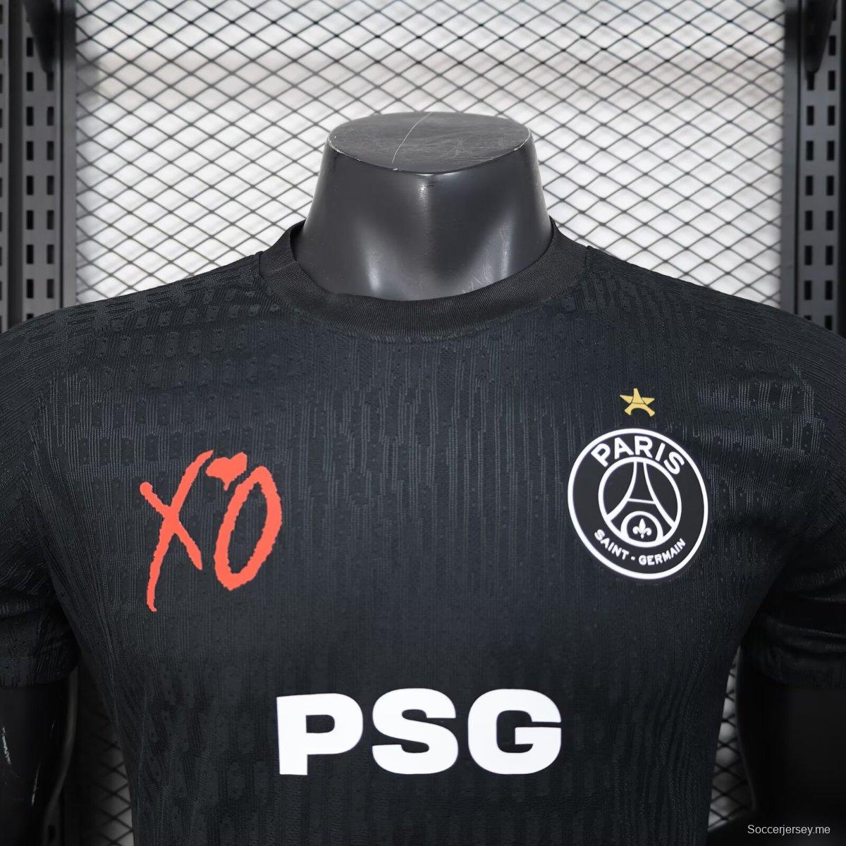 إصدار اللاعبين 25/26 قميص باريس سان جيرمان × XO BLACK قبل المباراة