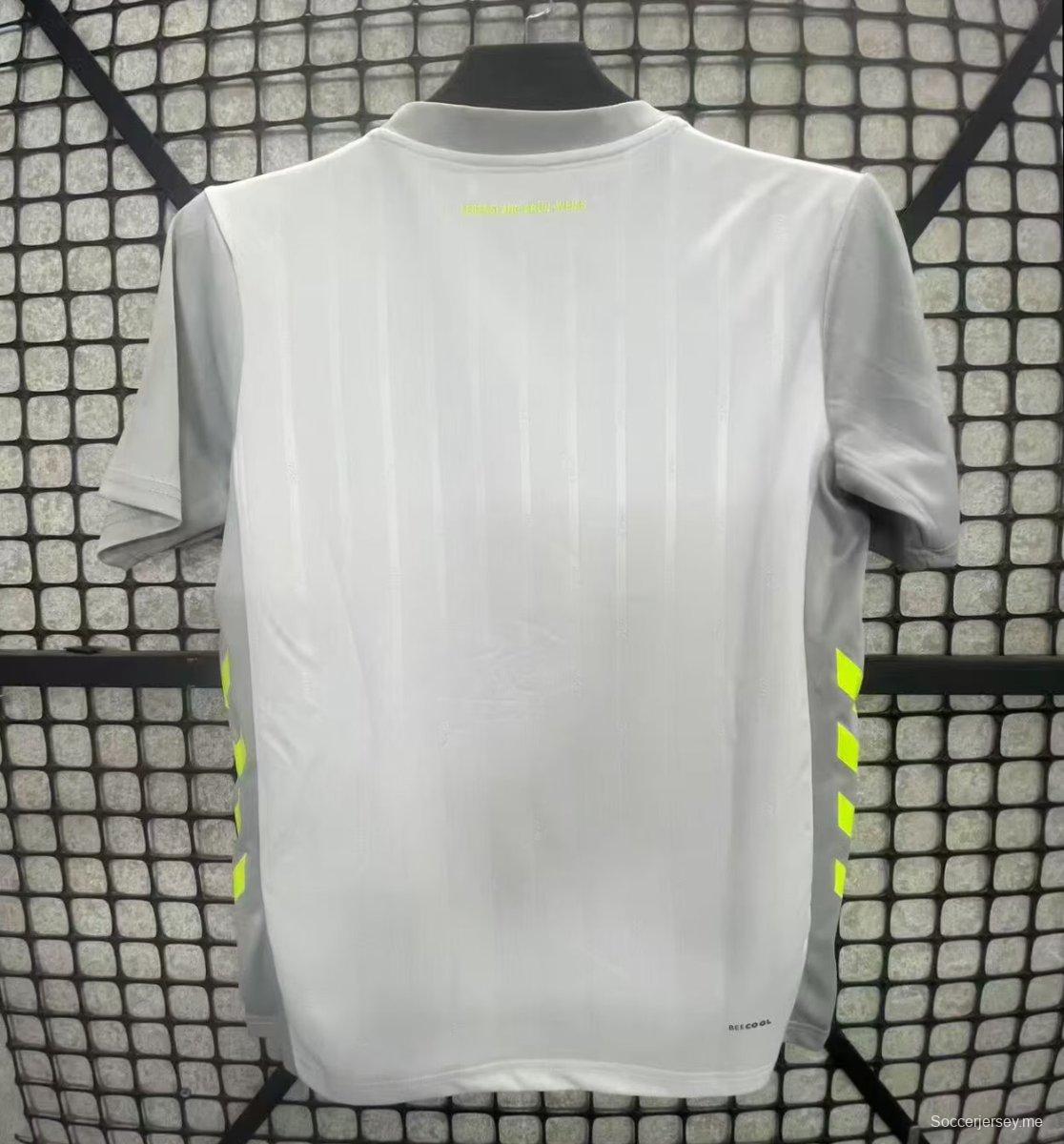 25/26 قميص فريق فيردر برينمين خارج الديار