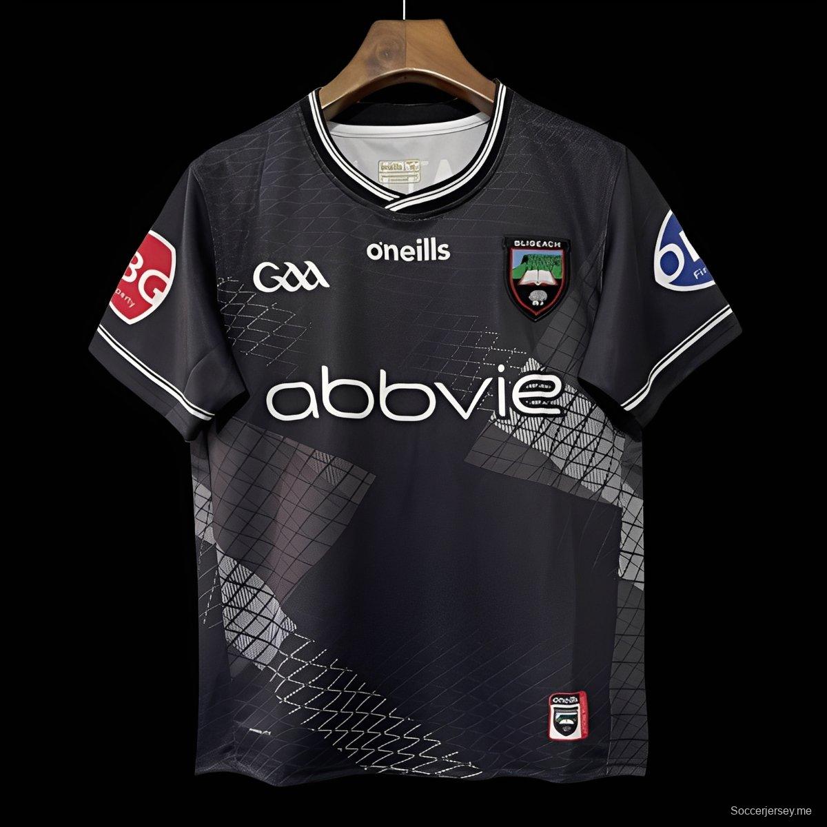 25/26 قميص سليجو GAA أسود بنقش هندسي