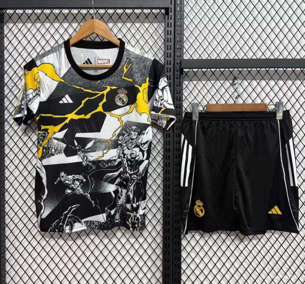 25/26 قميص ريال مدريد أفينجرز أبيض قبل المباراة