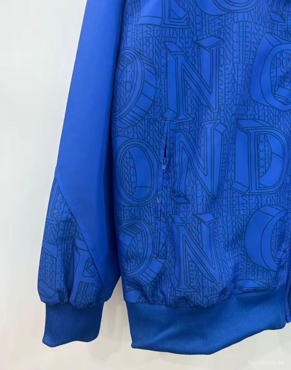 25/26 تشيلسي FC أزرق مع نمط نصي لندن على كامل السطح وسترة واقية من الرياح بسحاب كامل